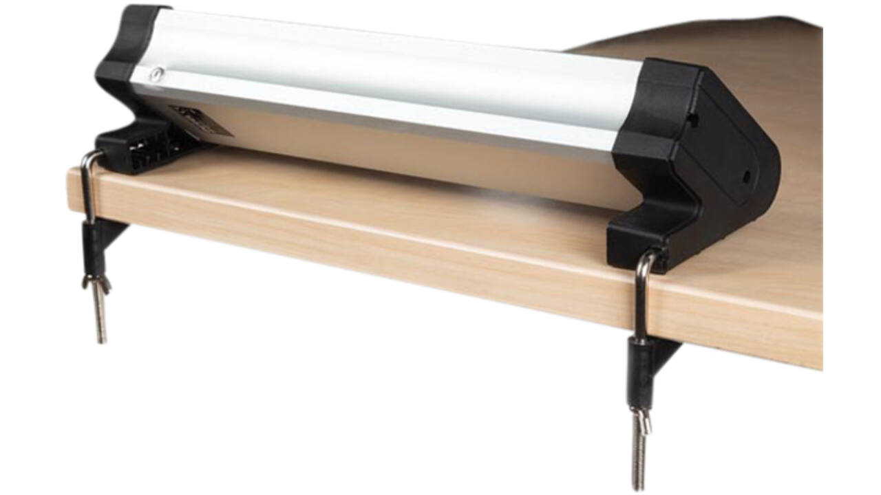 Stekkerdoos Perel bureau 3-voudig met schakelaar incl. 2 USB-poorten 1.4m zwart