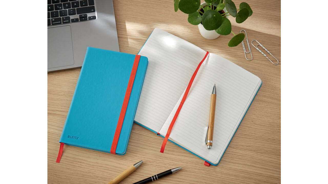 Notitieboek Leitz Cosy A5 160blz 100gr lijn blauw
