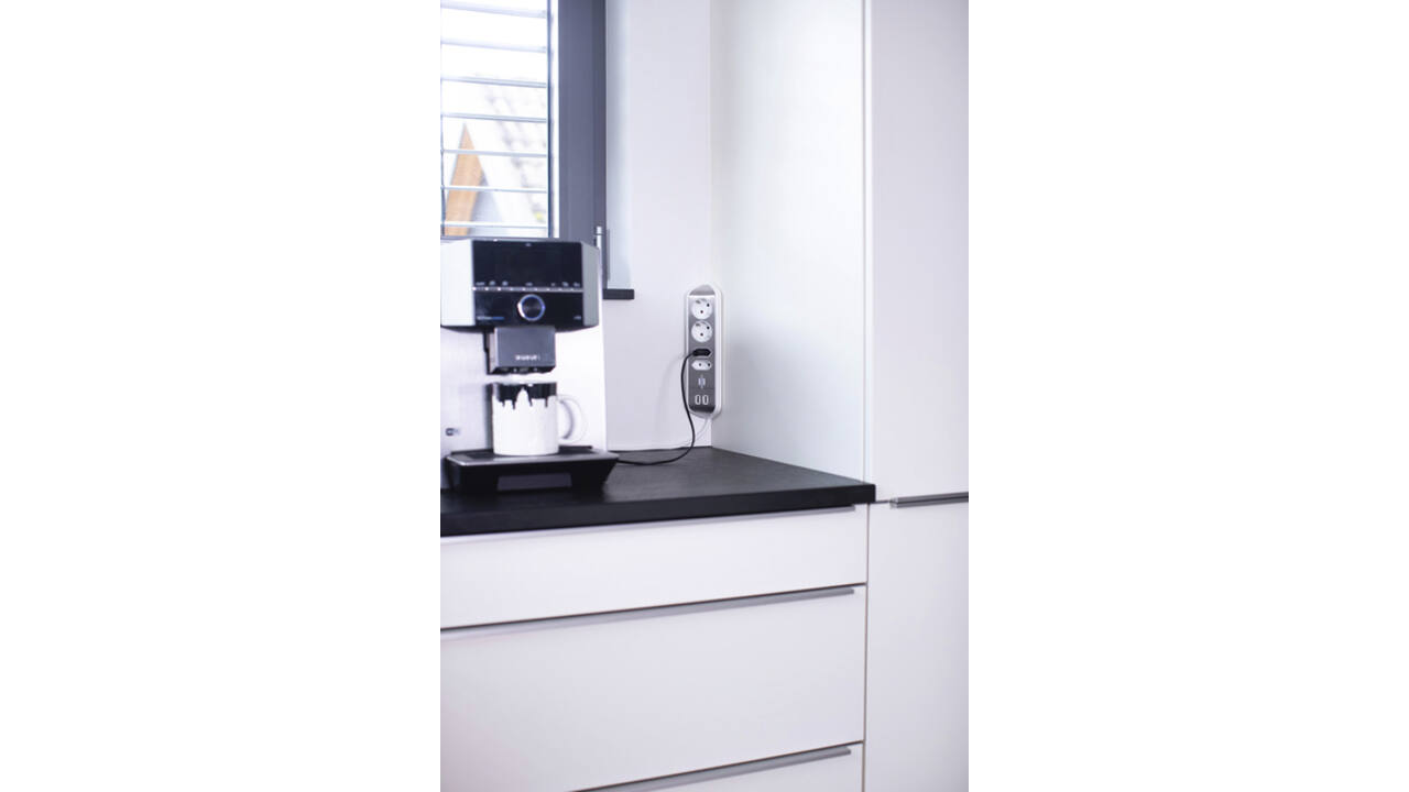Stekkerdoos Brennenstuhl bureau Estilo 4 voudig inclusief 2 USB 2 meter wit/zilver
