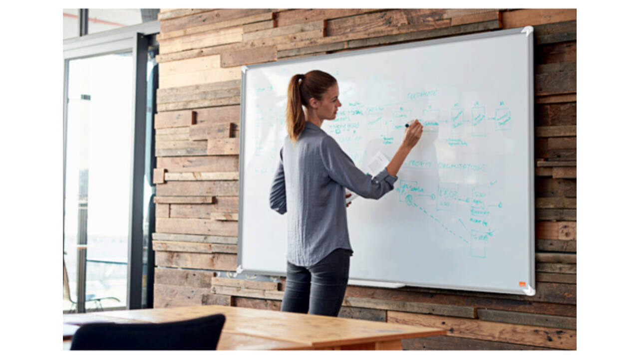 Whiteboard Nobo Premium Plus Widescreen 40x71cm emaille