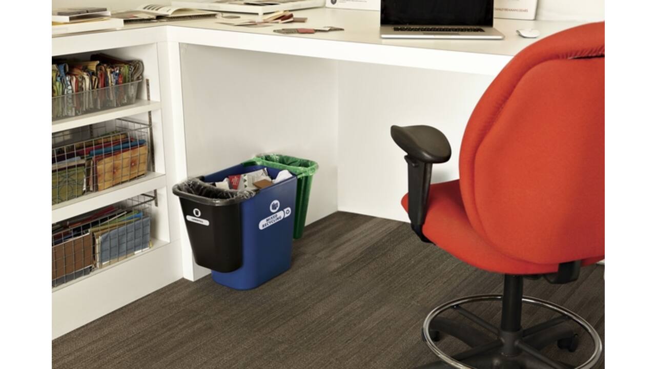 Papierbak Rubbermaid recycling groot 39L blauw