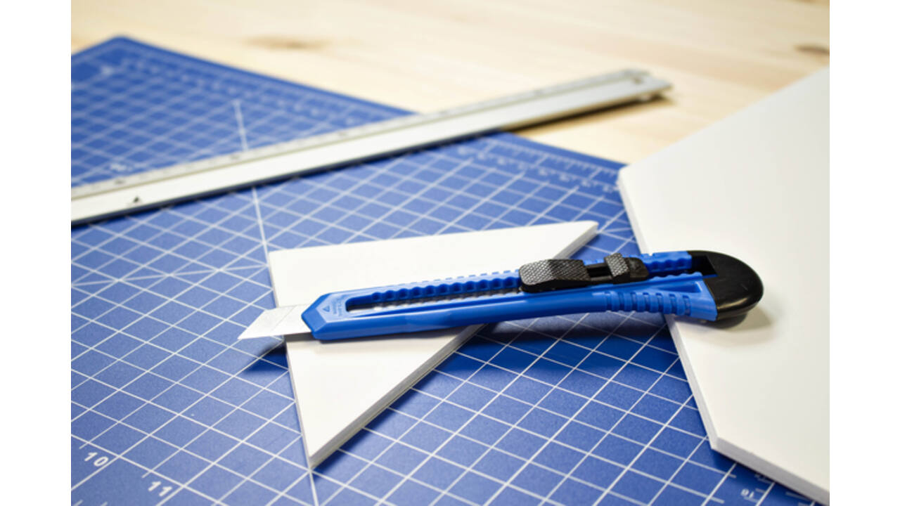 Snijmes Westcott office 18mm met schuifsluiting blauw