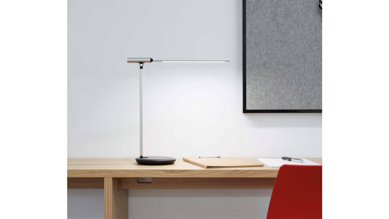 Bureaulamp MAUL Rubia LED voet dimbaar colour vario + usbpoort zilver