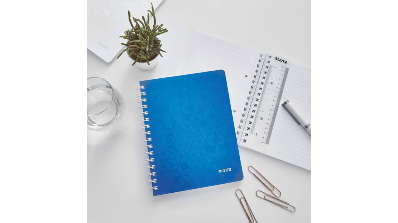 Notitieboek Leitz WOW A5 spiraal PP lijn blauw