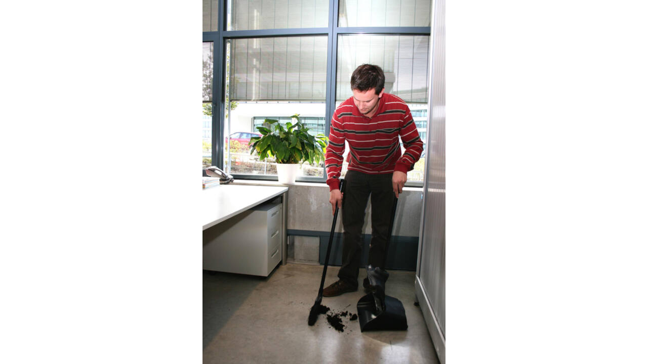 Stofblik Rubbermaid Executive Lobby Pro met lange steel zwart
