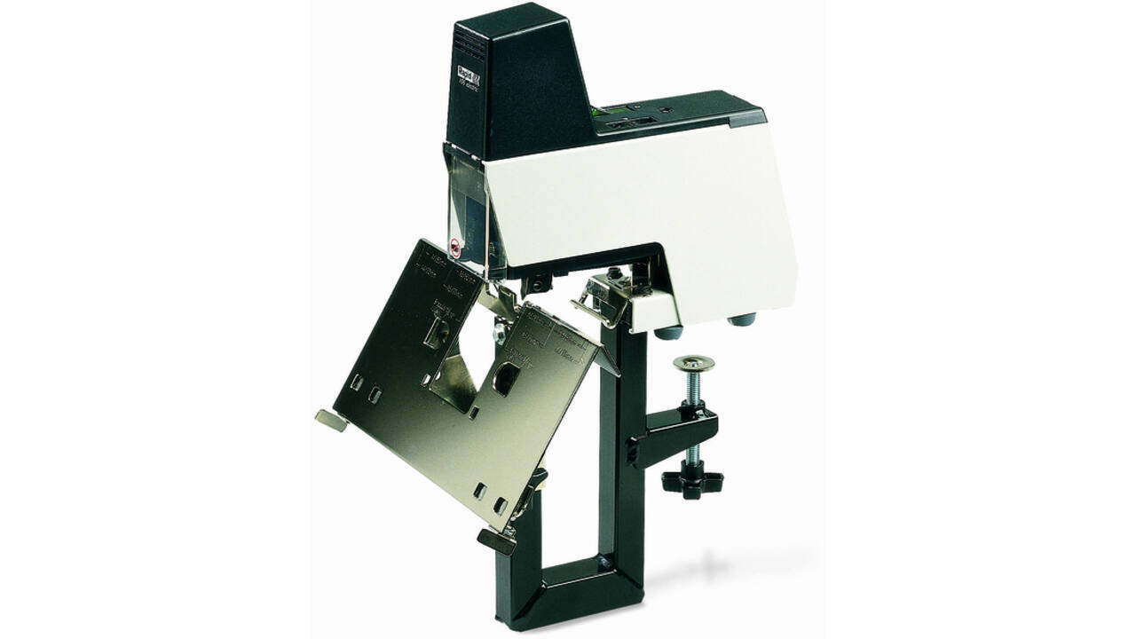 Nietmachine Rapid Classic 106E elektrisch 66/6-8 50 vel wit/zwart