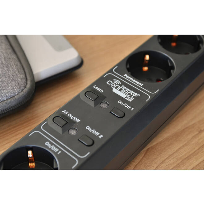 Stekkerdoos Brennenstuhl wifi Connect 2+4-voudig 1.5 meter zwart
