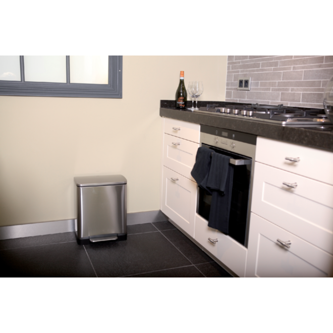Afvalbak EKO E-Cube pedaalemmer 20liter RVS
