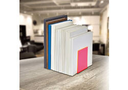 Boekensteun MAUL 10x10x13cm acryl set 2 neon rood transparant