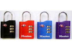 Hangslot Masterlock 3-cijfer combi TSA set van 2 sloten assorti in willekeurige kleur 30mm