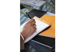 Schrijfblok Rhodia A4 lijn 80 vel 80gr oranje