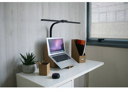 Bureaulamp Unilux Strata base led zwart
